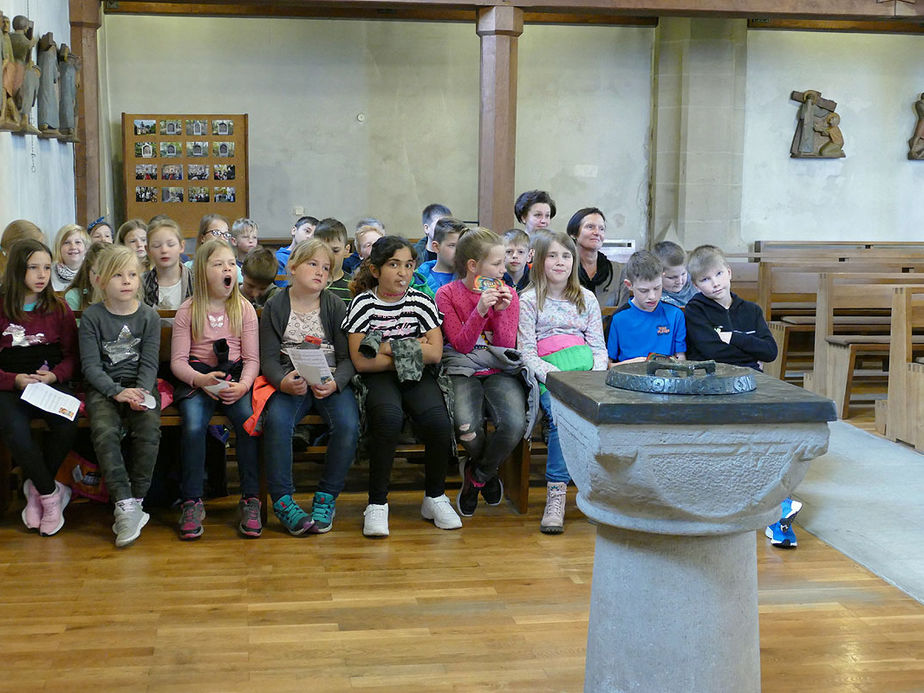 Dankgottesdienst der Kommunionkinder (Foto: Karl-Franz Thiede)